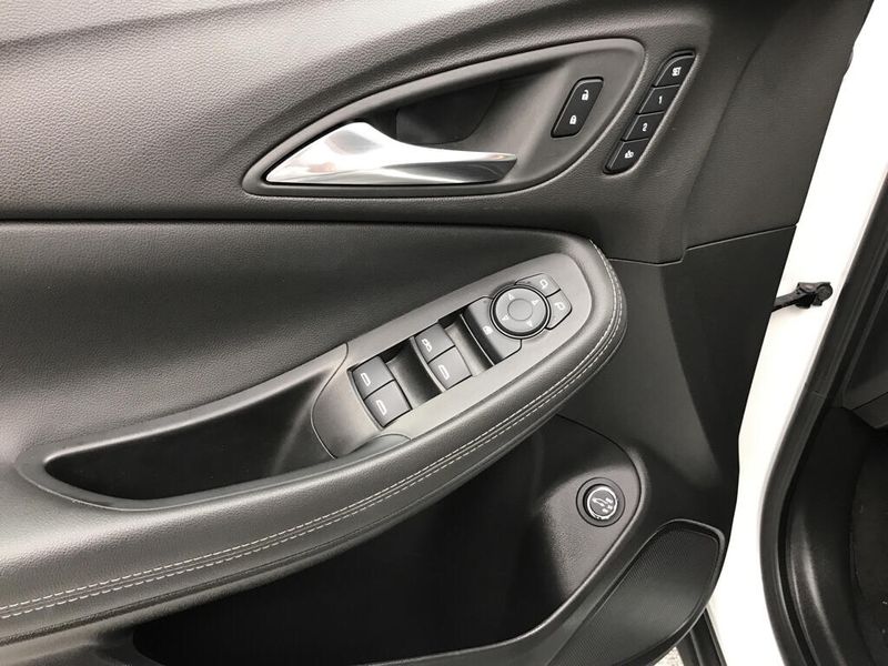 Used 2023 Buick Encore GX EssenceImage 8