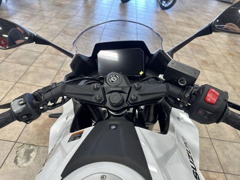New 2026 Suzuki GSX-8R Image 21