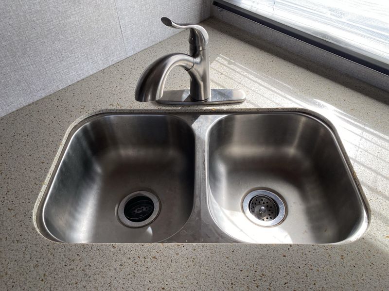Used 2023 FOX MOUNTAIN 265RDS Image 12