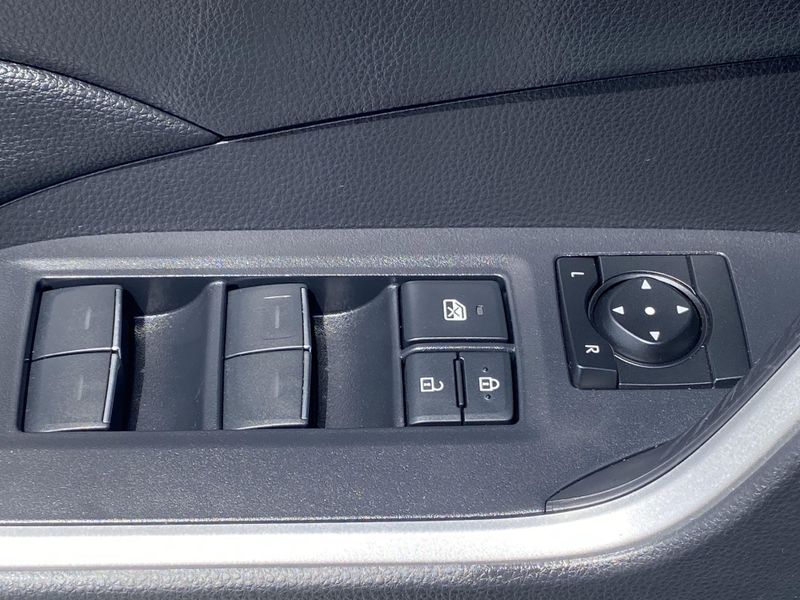 2023 Toyota RAV4 XLEImage 19