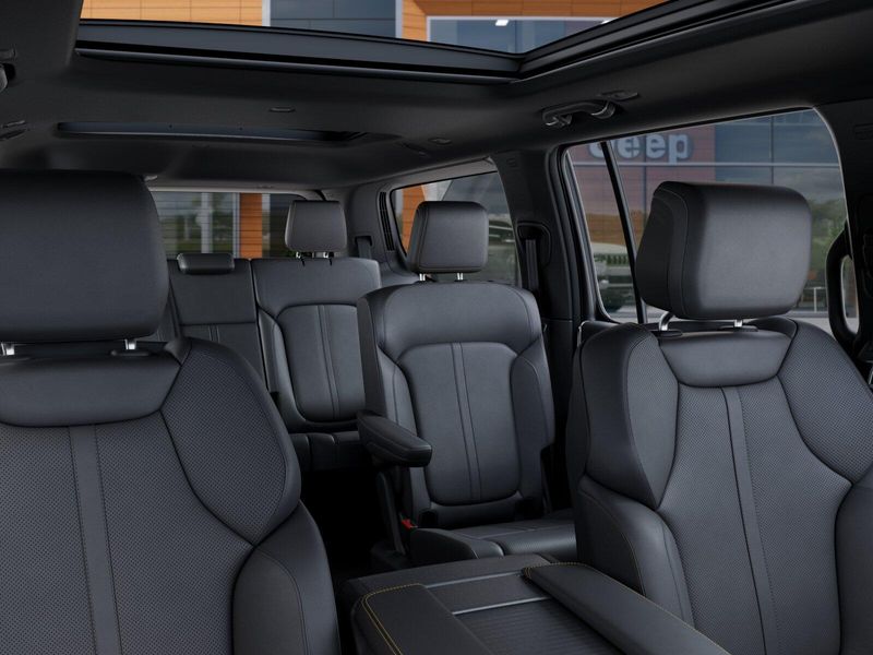 2026 Jeep Grand Wagoneer 85th Anniversary Edition 4x4Image 52