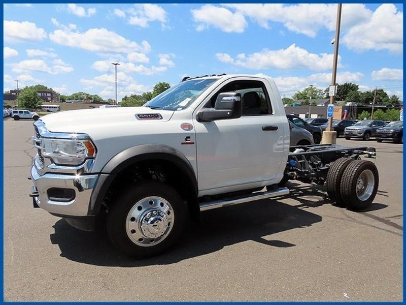 2024 RAM 5500 Chassis Cab TradesmanImage 1