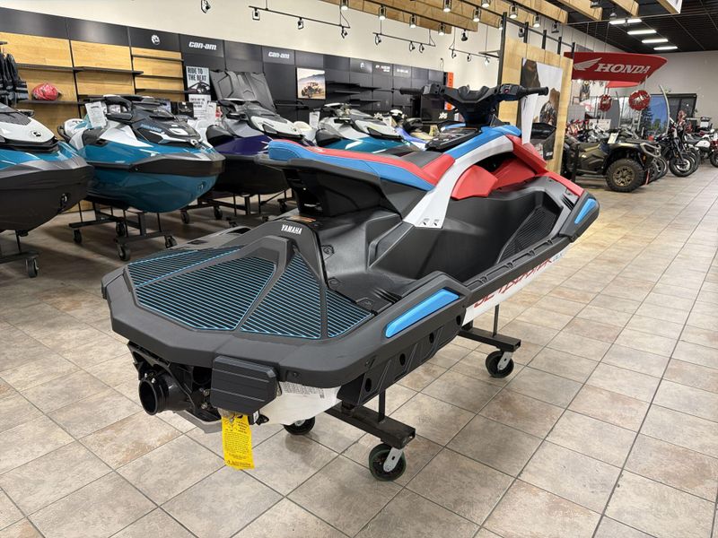 New 2025 Yamaha JETBLASTER DLX (3UP) Image 17