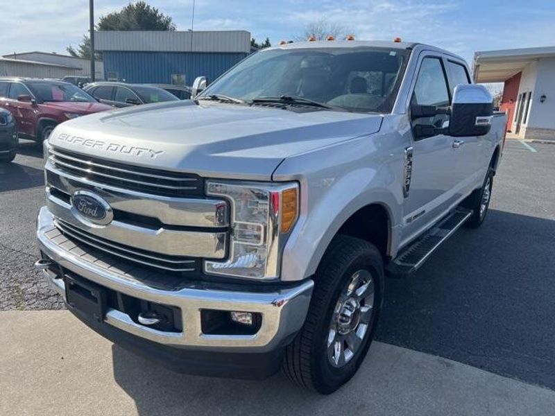 2017 Ford F-250 LariatImage 3