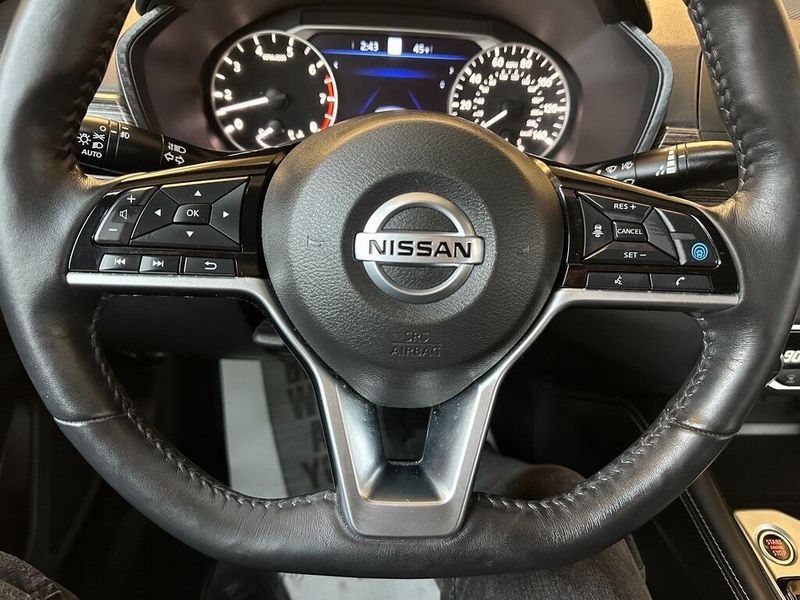 2019 Nissan Altima 2.5 PlatinumImage 3