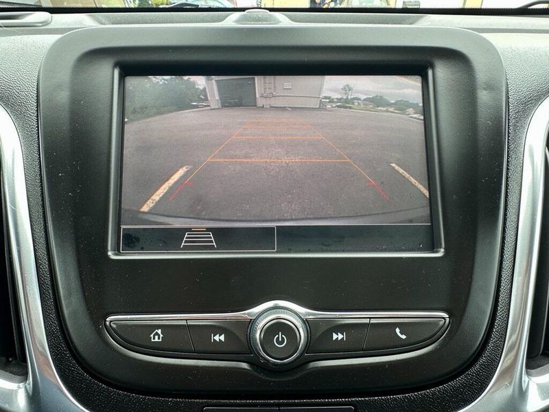 2022 Chevrolet Equinox LT photo 5