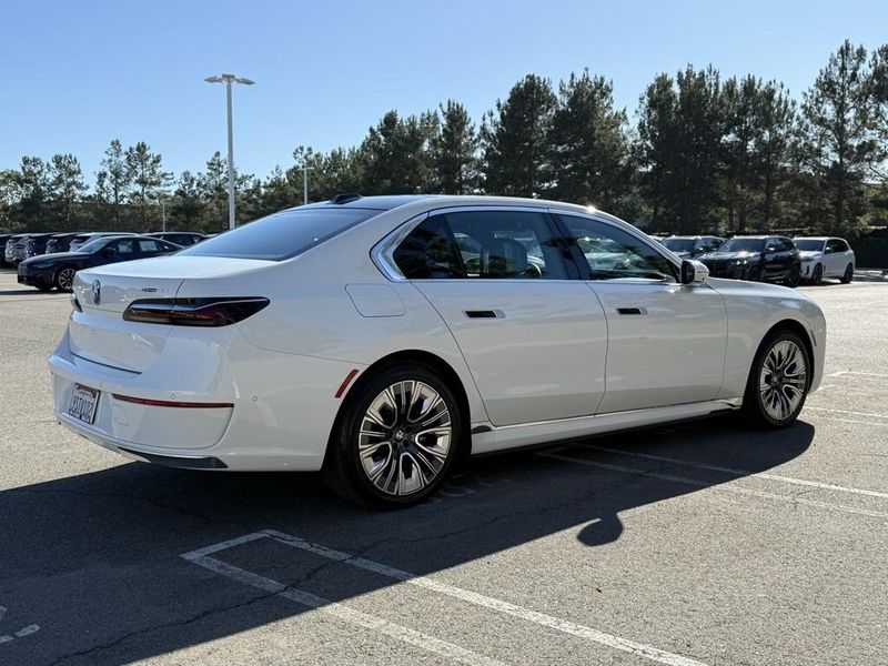 Used 2025 BMW i7 eDrive50Image 7