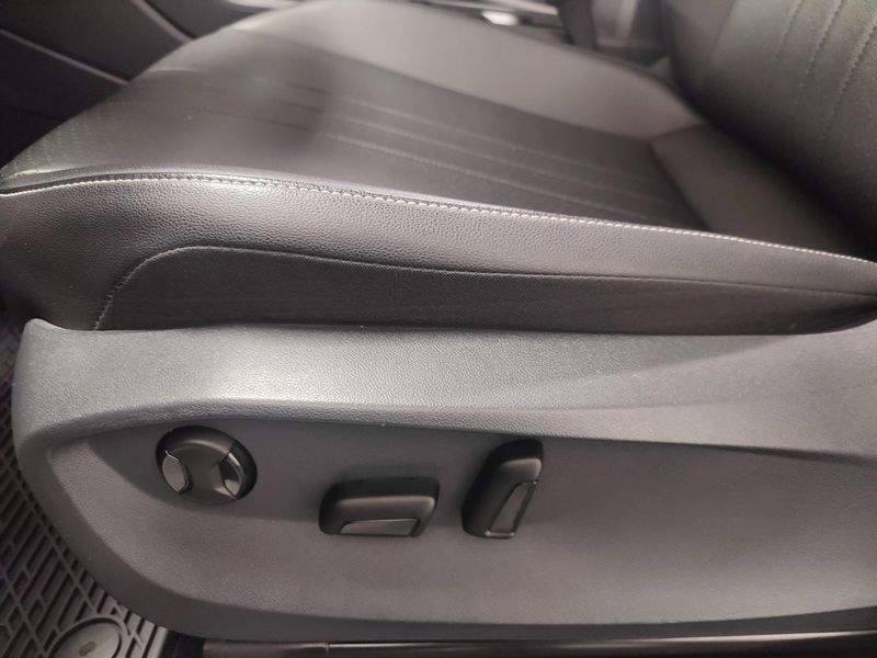 Used 2022 Volkswagen Tiguan SE AWD w/SunroofImage 16