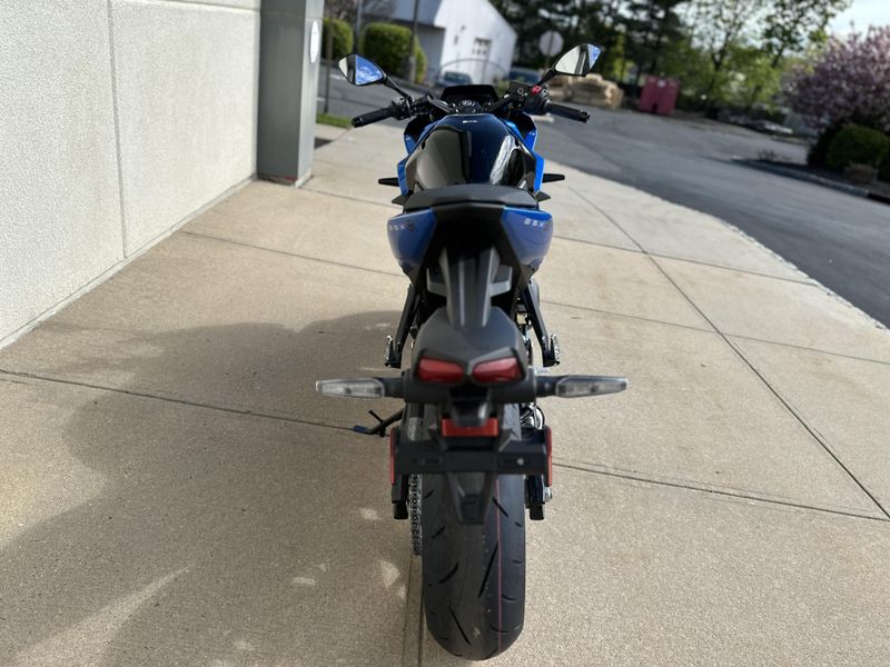 2025 Suzuki GSX8RImage 4