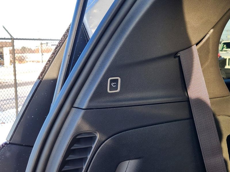 New 2026 Chrysler Pacifica Select