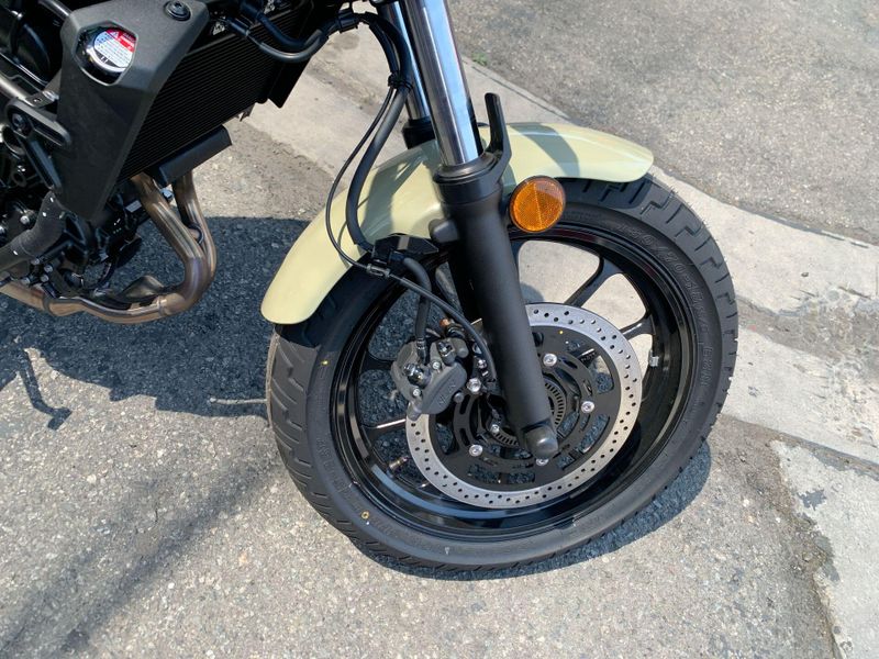 New 2025 Kawasaki ELIMINATOR ABS Image 18