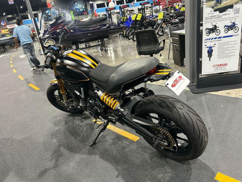 Used 2018 Ducati SCRAMBLER 1100 Image 16