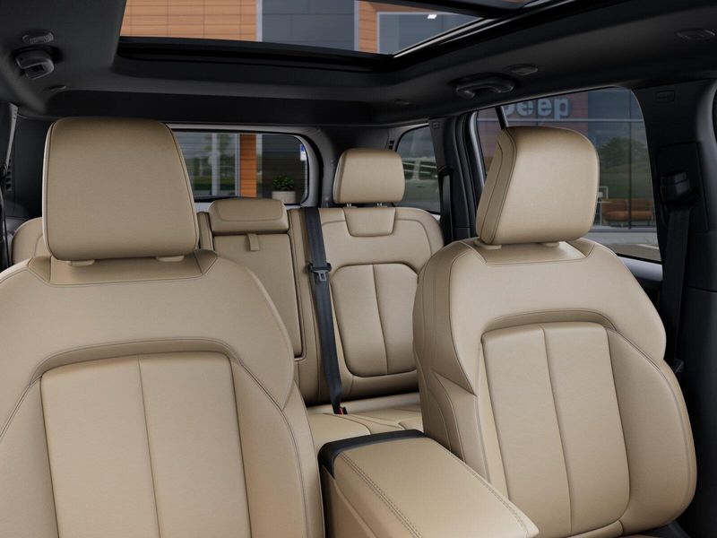 New 2026 Jeep Grand Cherokee Limited 4x4Image 68