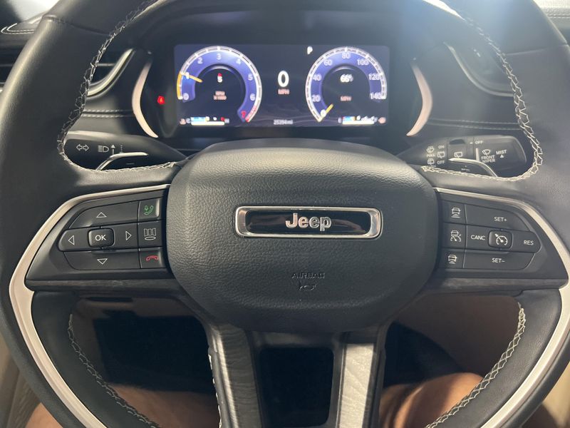 Used 2025 Jeep Grand Cherokee LimitedImage 33