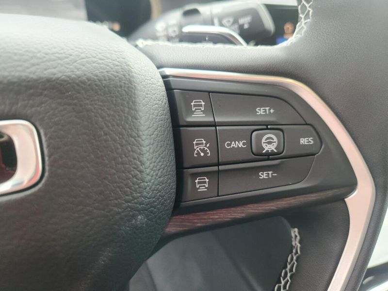 New 2027 Jeep Grand Cherokee Limited Reserve