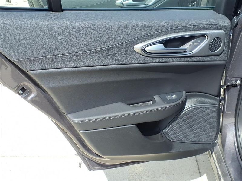 New 2025 Alfa Romeo Giulia AWDImage 11