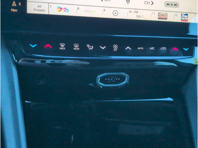 New 2027 Jeep Grand Cherokee L Laredo Altitude 4x2Image 16
