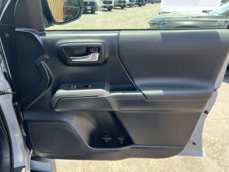 Used 2018 Toyota Tacoma TRD Off RoadImage 24