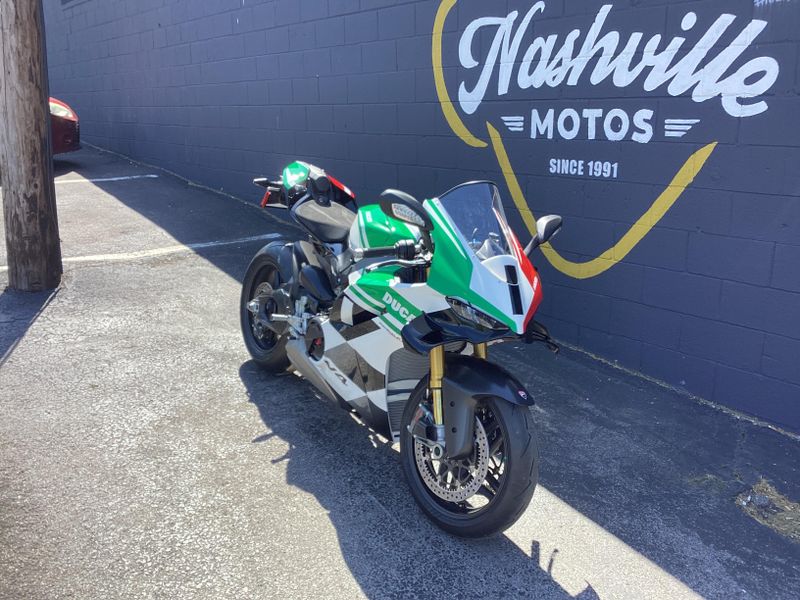 New 2025 Ducati Panigale V4 