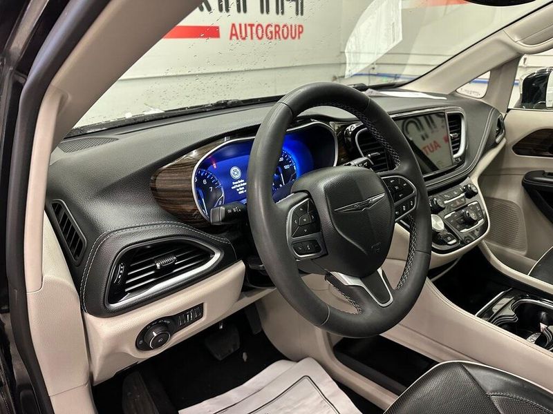 2023 Chrysler Pacifica LimitedImage 21
