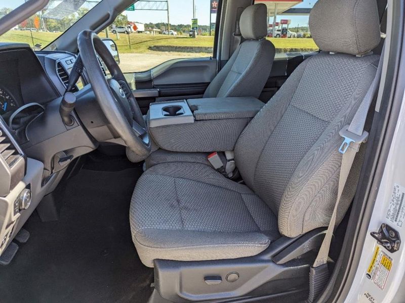 2020 Ford F-150  in a WHITE exterior color. Johnson Dodge 601-693-6343 pixelmotiondemo.com 