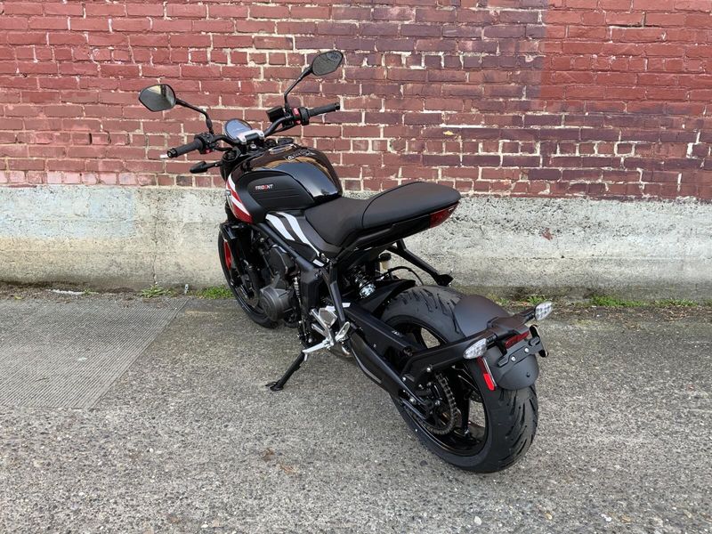 2025 Triumph TRIDENT 660