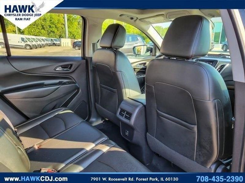 2020 Chevrolet Equinox LT photo 17