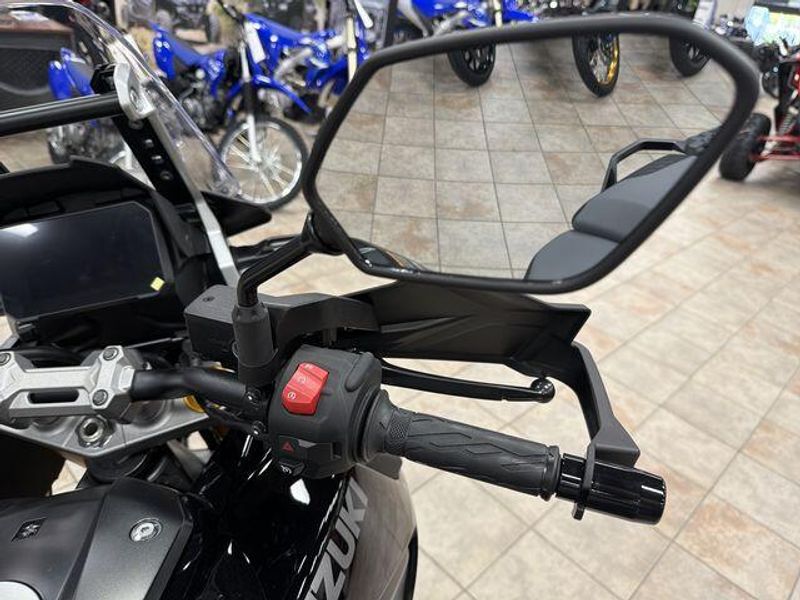 New 2025 Suzuki V-STROM 1050DE Image 21