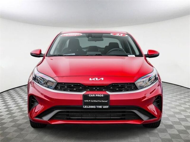 Used 2023 Kia Forte LXSImage 3