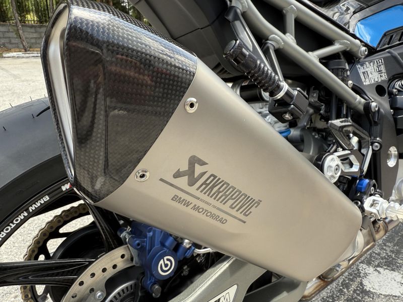 2025 BMW M 1000 R