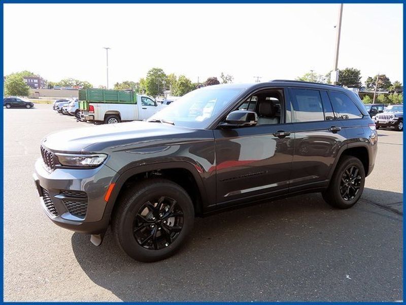 2024 Jeep Grand Cherokee Altitude XImage 1