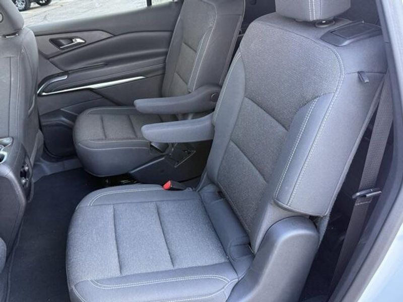 2025 Chevrolet Traverse 1LT photo 14