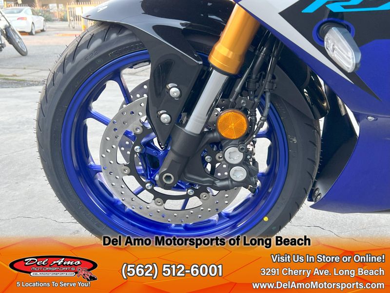 2025 Yamaha YZF-R7 Image 2