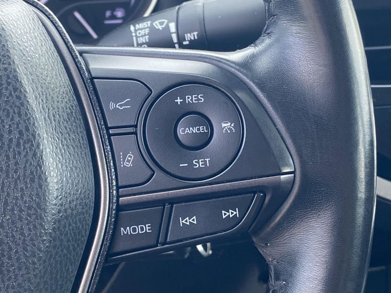 2021 Toyota Camry SEImage 27