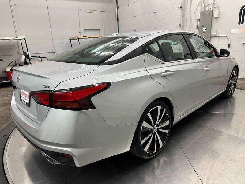 2022 Nissan Altima 2.5 SR photo 7
