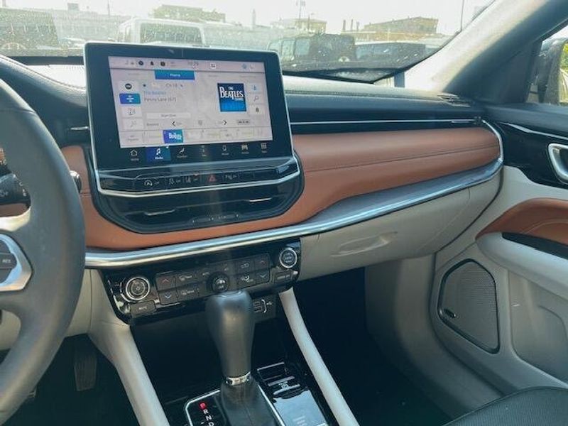 Used 2023 Jeep Compass LimitedImage 14