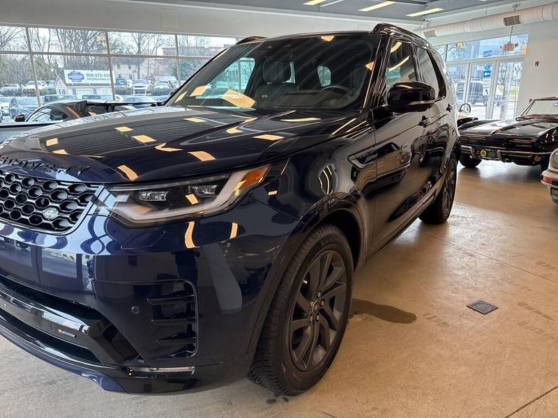 2023 Land Rover Discovery HSE R-DynamicImage 3