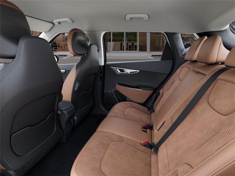 2025 Kia EV6 WindImage 18