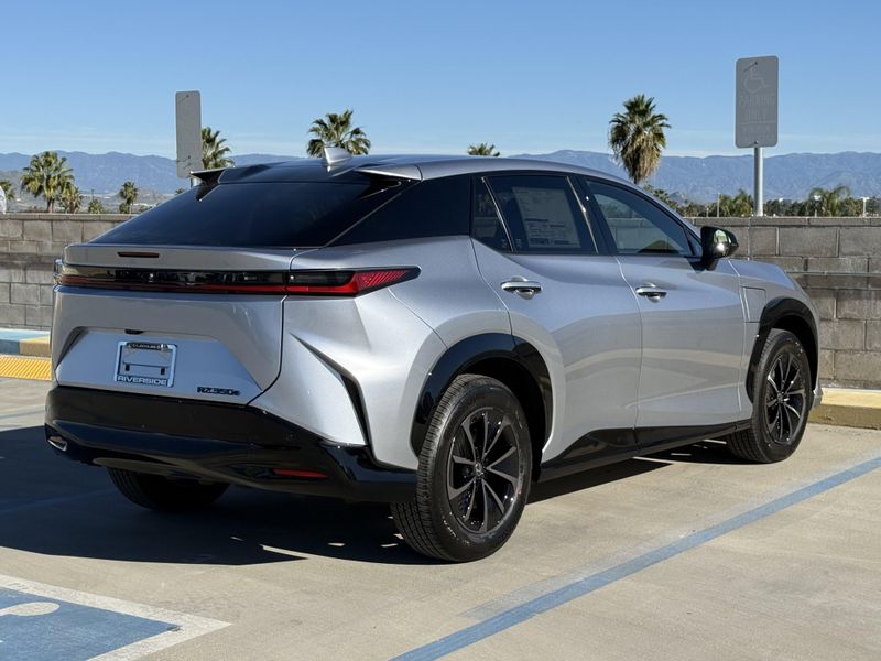 New 2026 Lexus RZ 350eImage 11