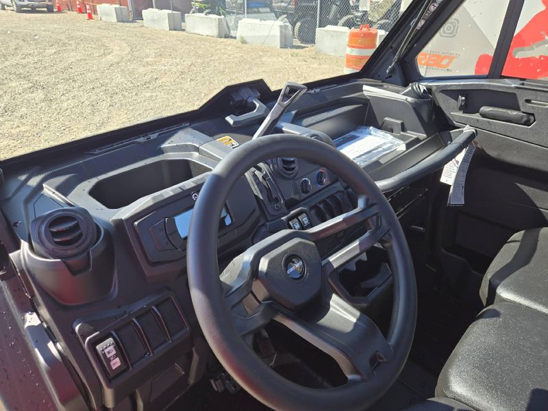 New 2027 Can-Am DEFENDER DPS CAB HD9 