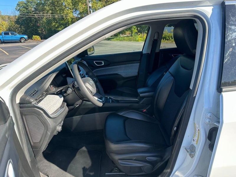 2022 Jeep Compass Latitude photo 10