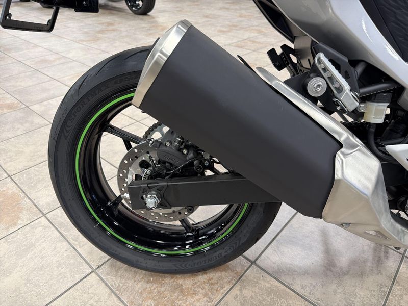 New 2024 Kawasaki NINJA 7 HYBRID ABS Image 21