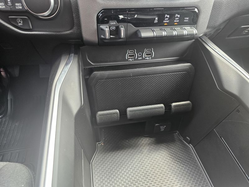 2025 RAM 1500 Big HornImage 27