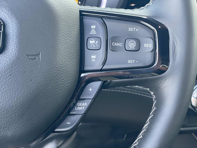 New 2026 RAM 1500 Limited Crew Cab 4x4 5'7' Box