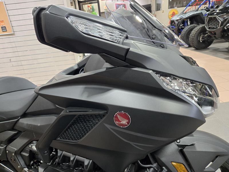 New 2025 Honda GOLD WING DCT 50TH ANNIVERSARY MATTE BLACK METALLIC Image 22