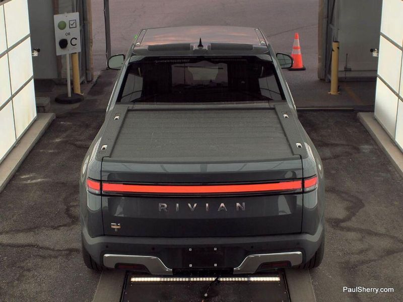 2022 Rivian R1T Adventure PackageImage 3