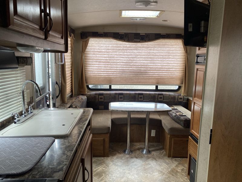 Used 2014 OUTDOORS RV CREEKSIDE 20FQ Image 7