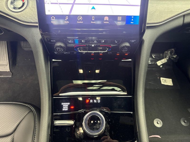 2025 Jeep Grand Cherokee L Limited 4x4Image 16