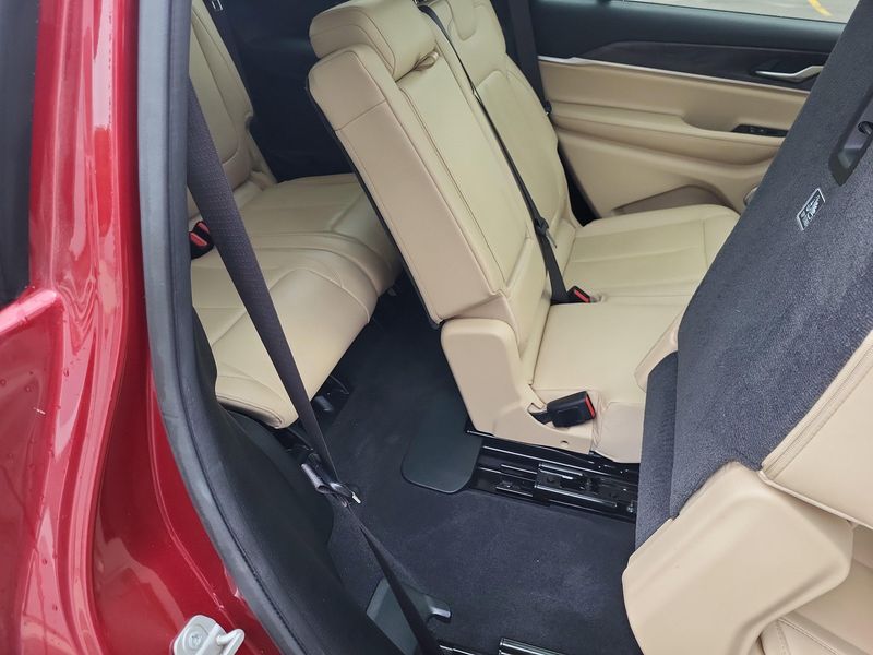 Used 2021 Jeep Grand Cherokee L LimitedImage 18