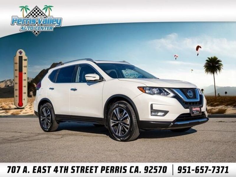Used 2020 Nissan Rogue SVImage 1
